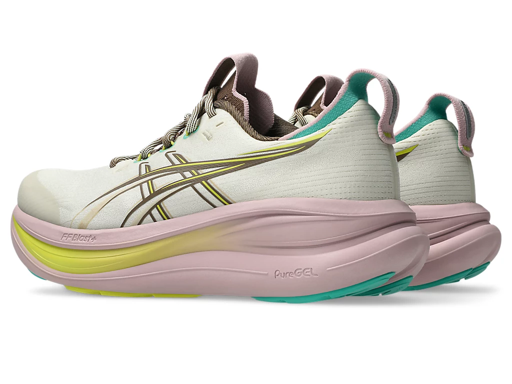ASICS GEL-NIMBUS 28 TR Running Shoes. Light Dust/Clay Canyon 1012B981-020