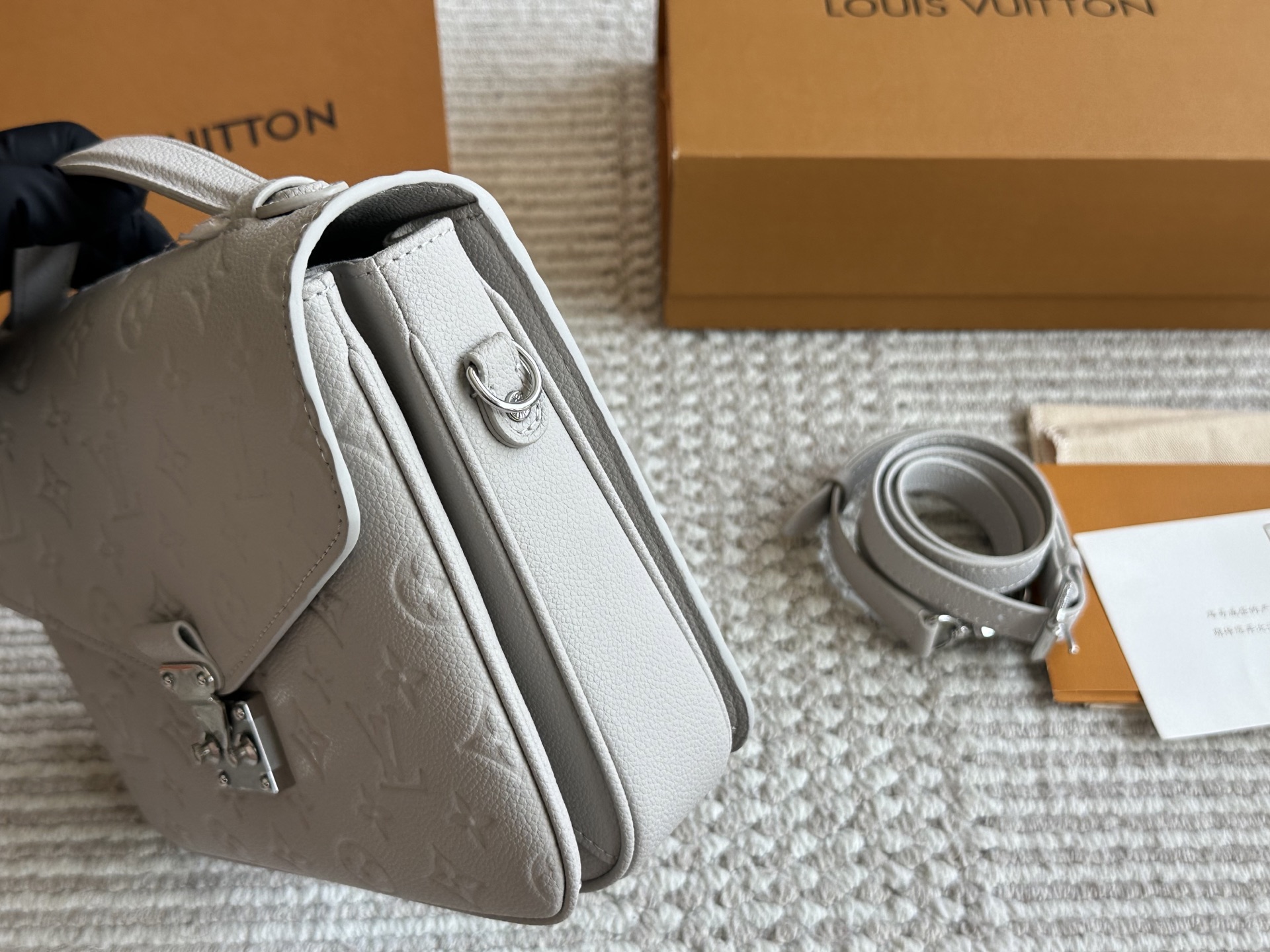 LV high quality monogram messenger bag - cnluxepick
