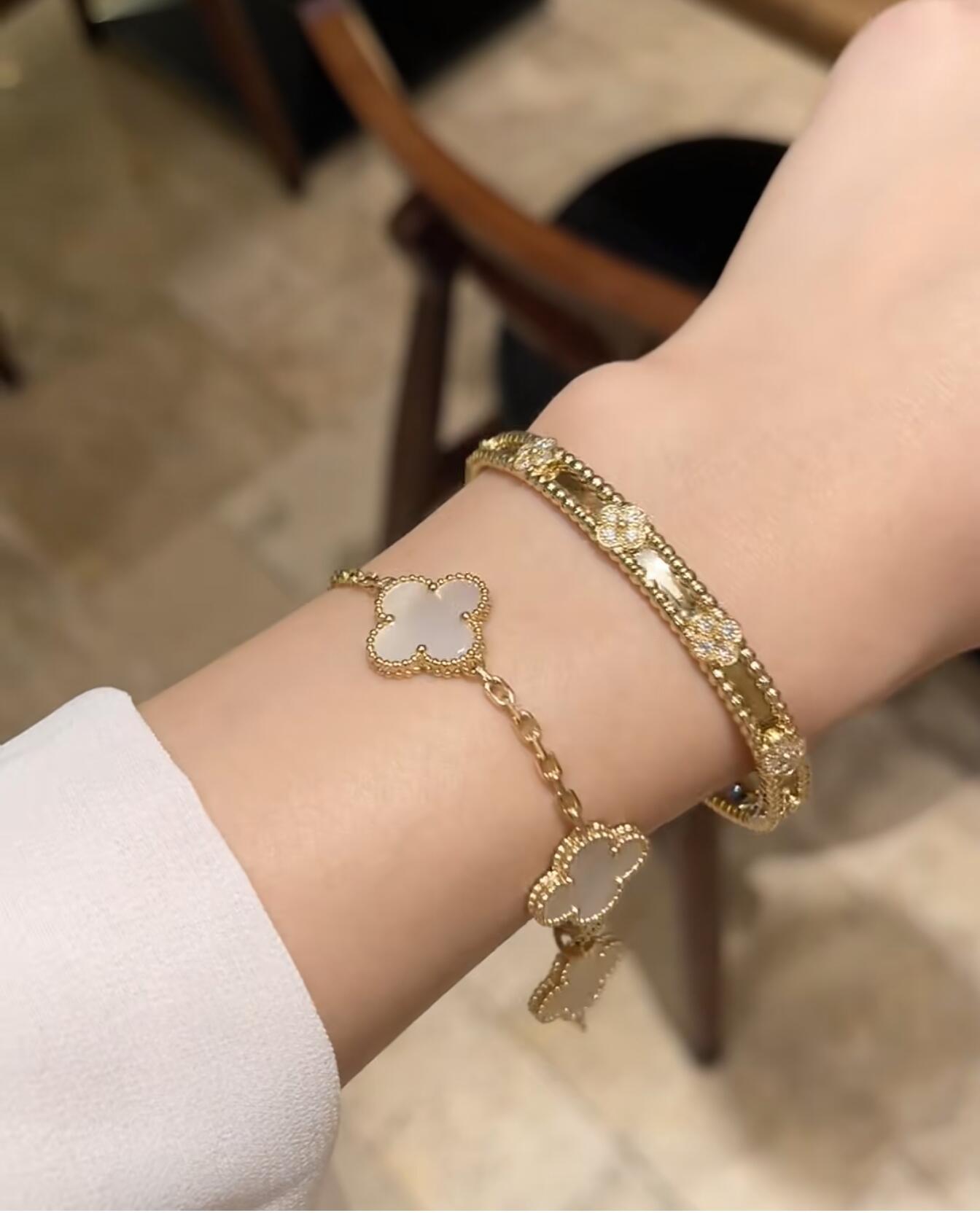 Van Cleef & Arpels White Mother-of-Pearl Four-Leaf Clover Five-Flower Bracelet - cnluxepick