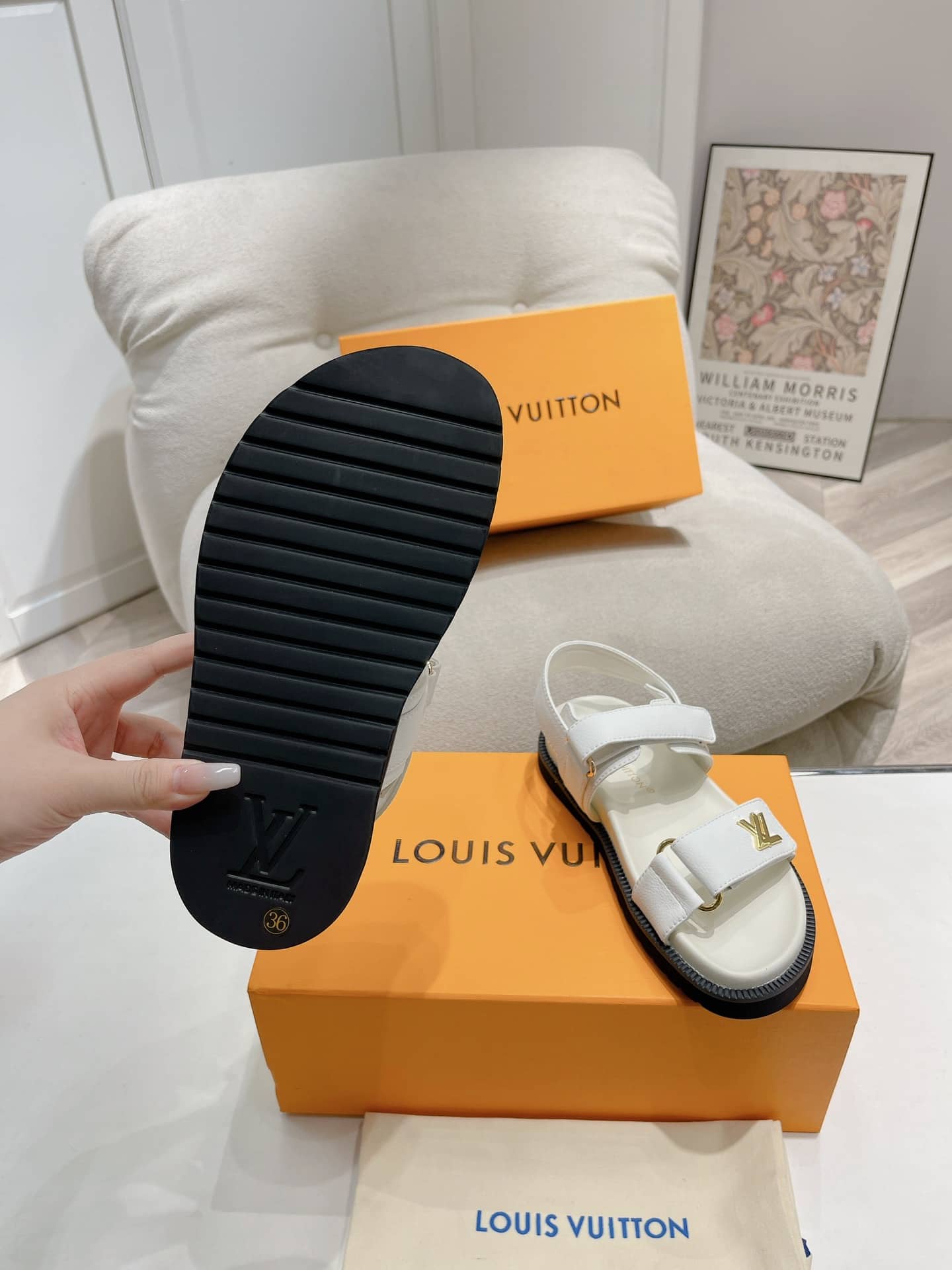 Louis Vuitton Lv Sunset Flat Comfort Sandals White 1Abw7Q