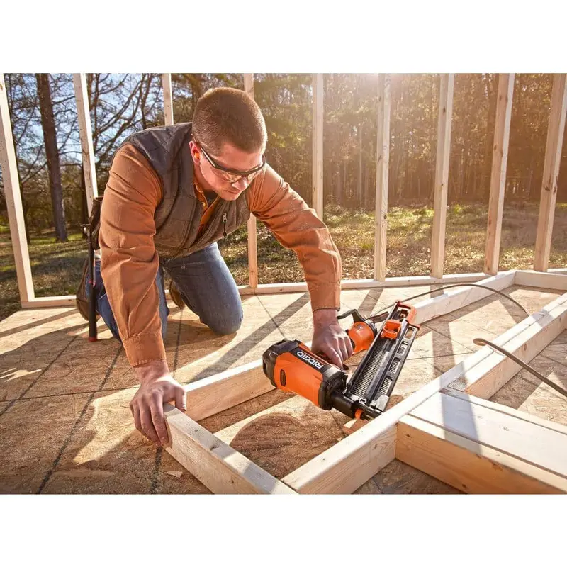 RIDGID Pneumatic 21-Degree 3-1/2 in. Round Head Framing Nailer R350RHF