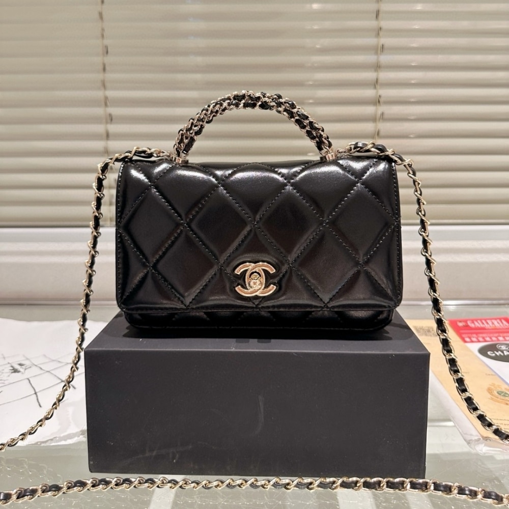 Chanel 24B Metal Twist Woc Black 20Cm/7.8in
