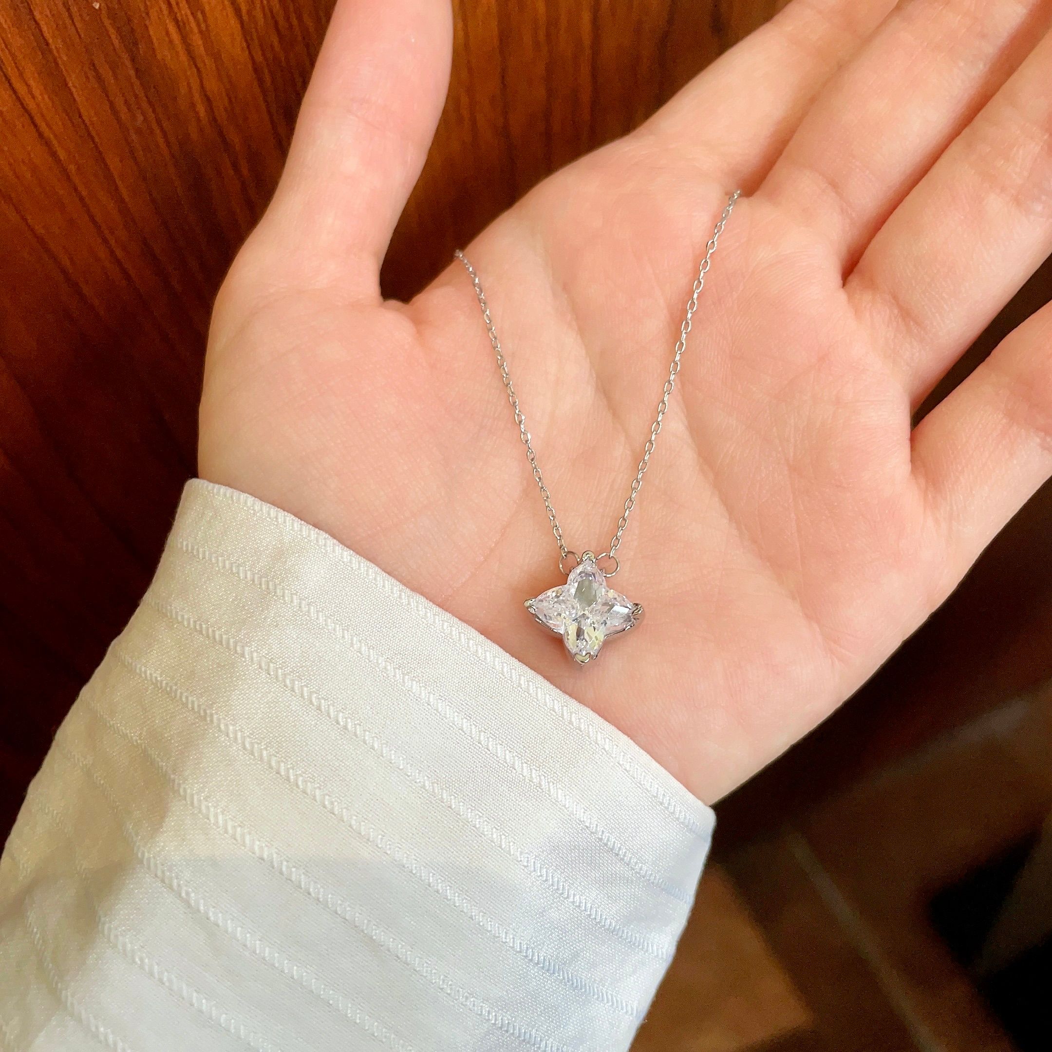 LV Classic Pattern Necklace - cnluxepick