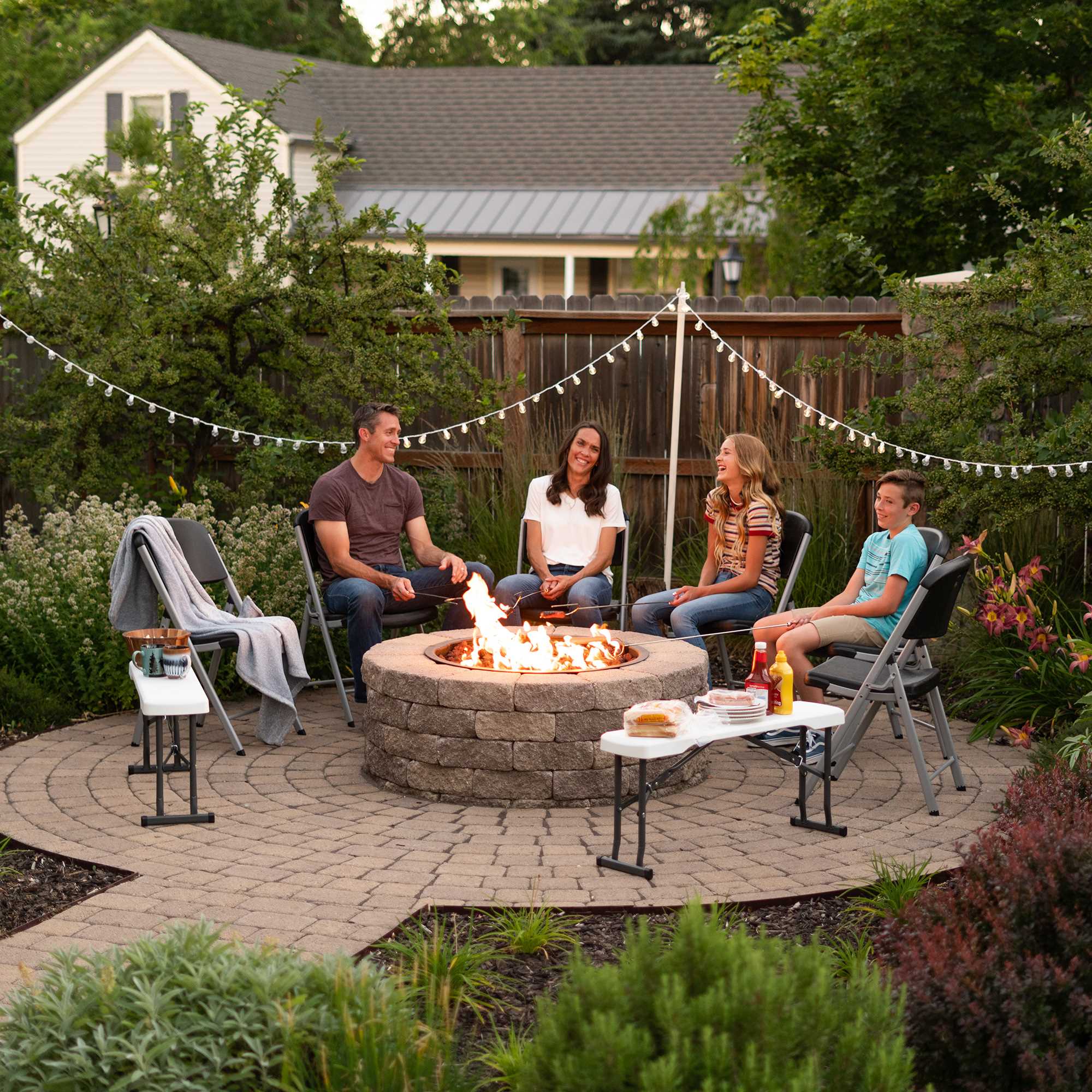 Lifetime Classic Folding Chair – 6 Pk (Commercial)