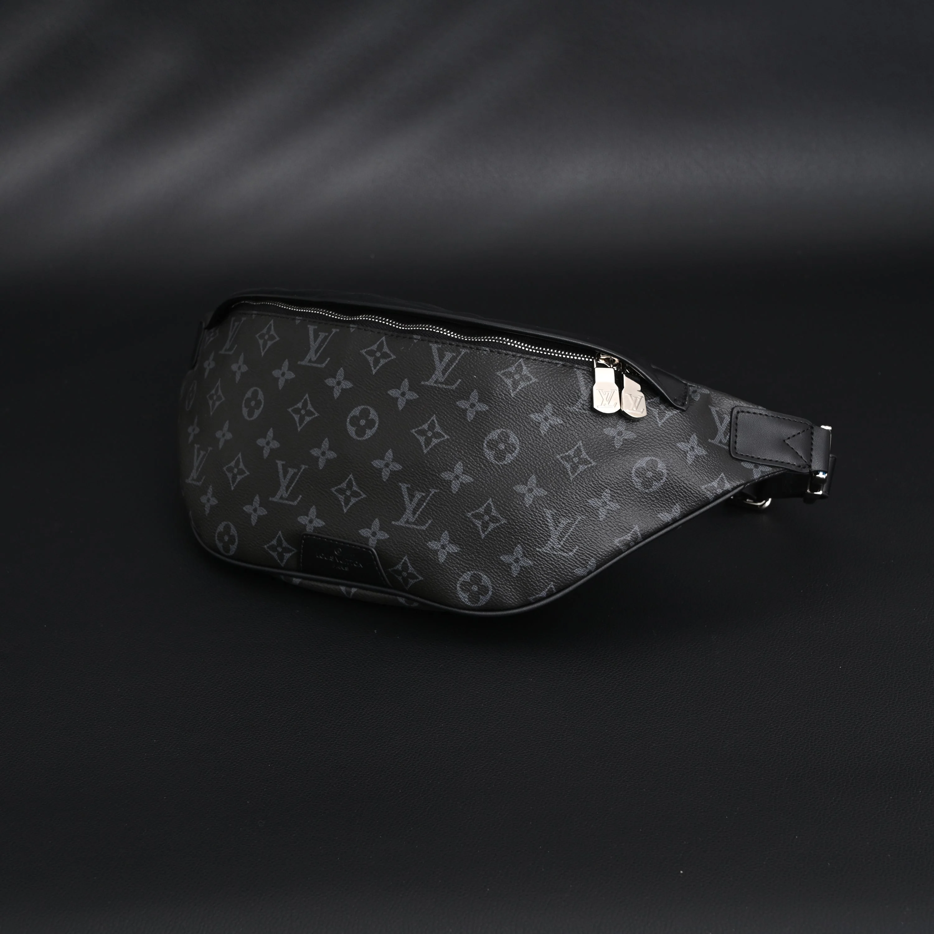 Louis Vuitton Discovery Bumbag – Monogram Eclipse