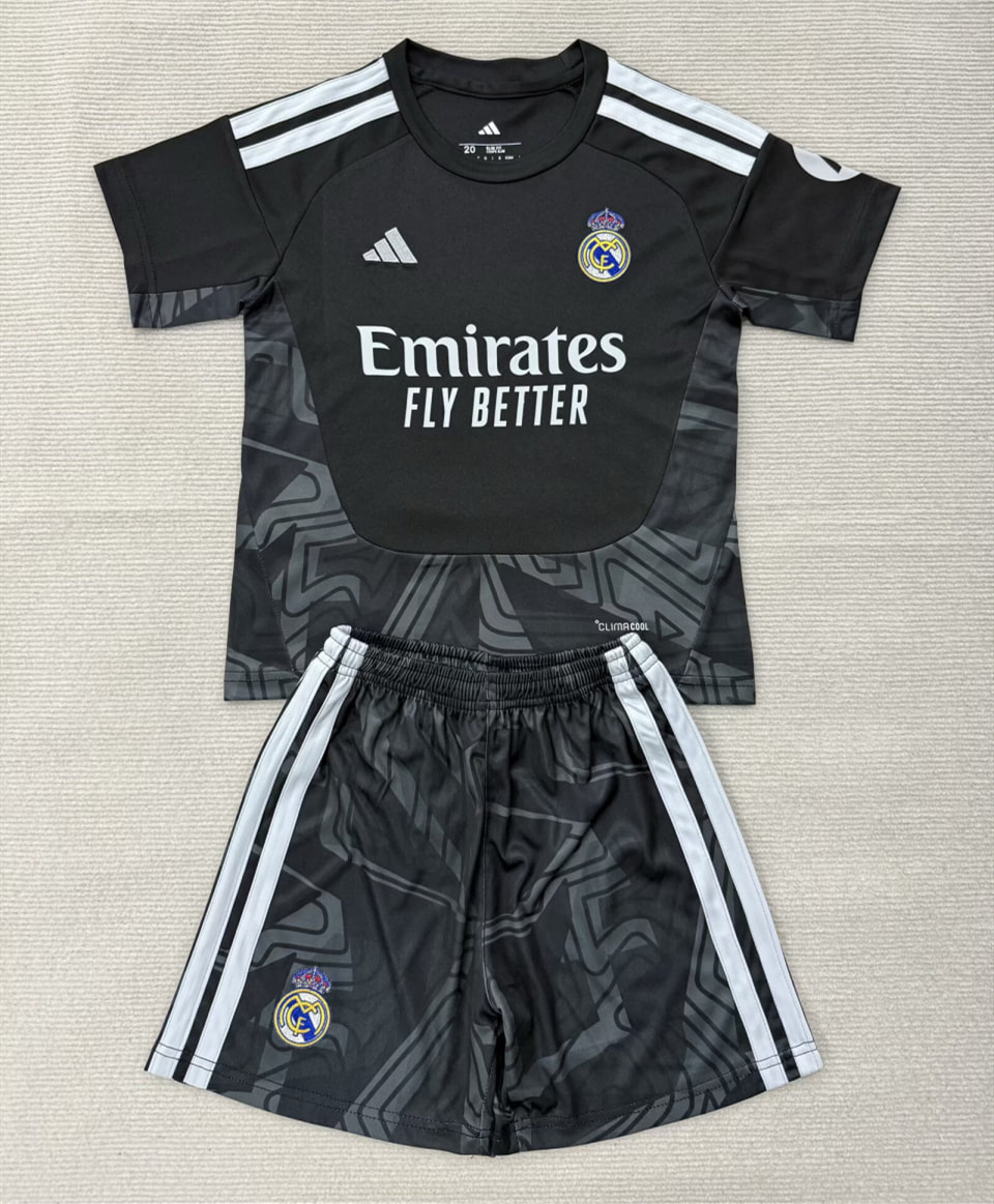 Real Madrid Goalkeeper Men Jersey Suit 26/27