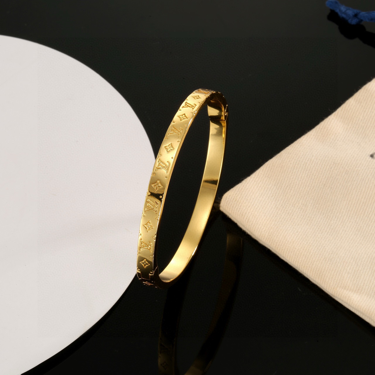 Louis Vuitton bracelet - cnluxepick