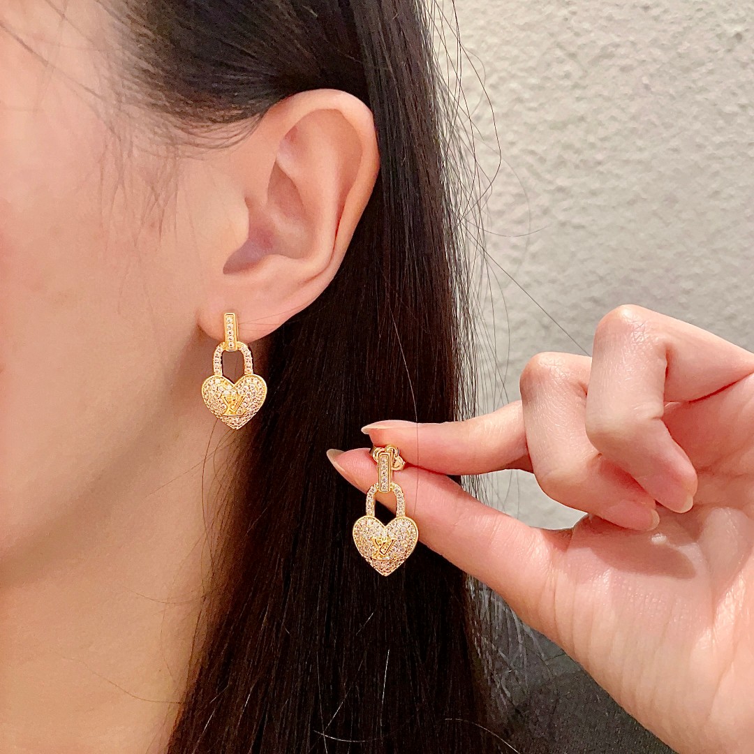 LV stud earrings are exquisite and elegant - cnluxepick
