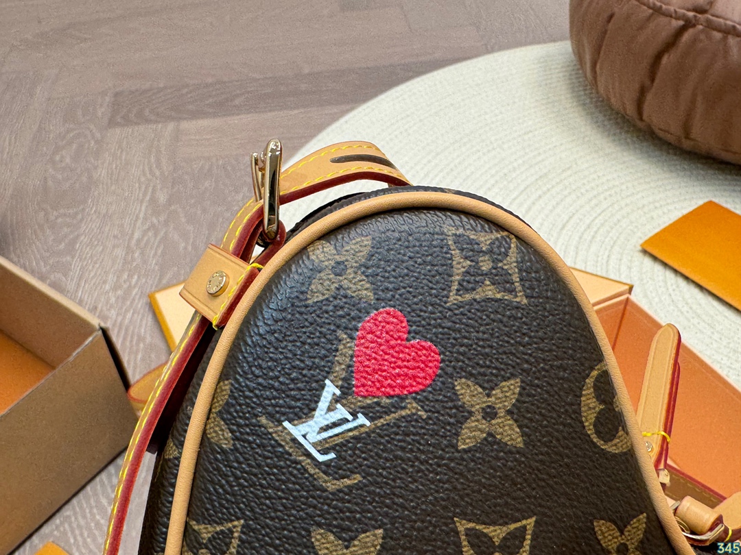 Beeswax yellow leather LV popular love bag - cnluxepick