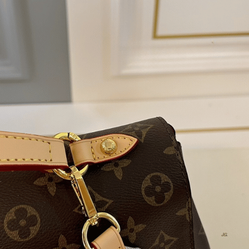 Louis Vuitton Cluny MM Monogram 11.4 Inches