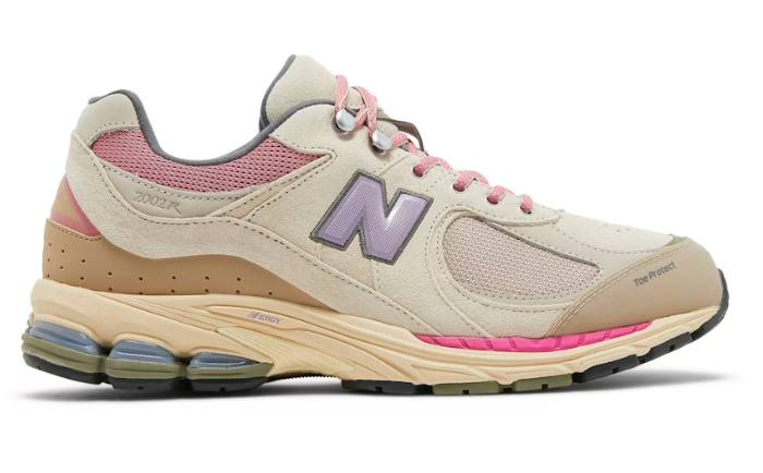 New Balance 2002R Hiking Pack - Beige M2002RWL Casual Running Shoes