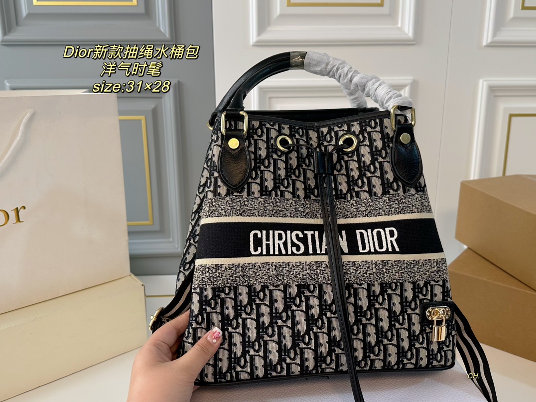 Medium C'est Dior Bag - cnluxepick