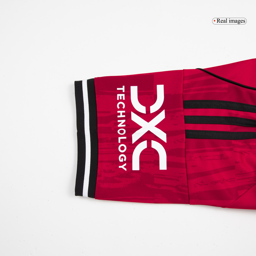 B.FERNANDES #8 Manchester United Home Soccer Jersey 2025/26