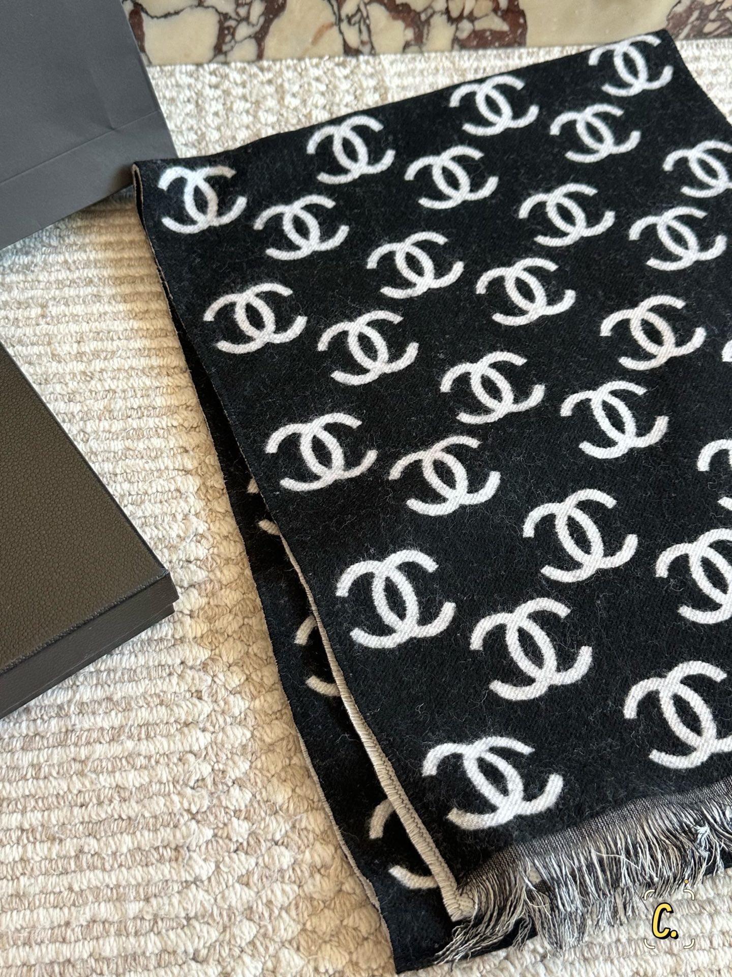 Chanel Fall/Winter Black and White Scarf - cnluxepick