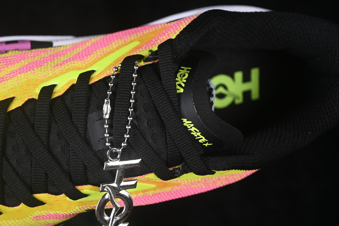 HOKA One One Mafate X