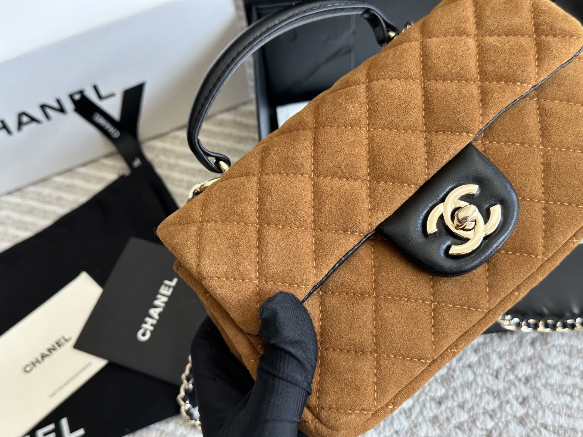 Chanel brown handle - cnluxepick