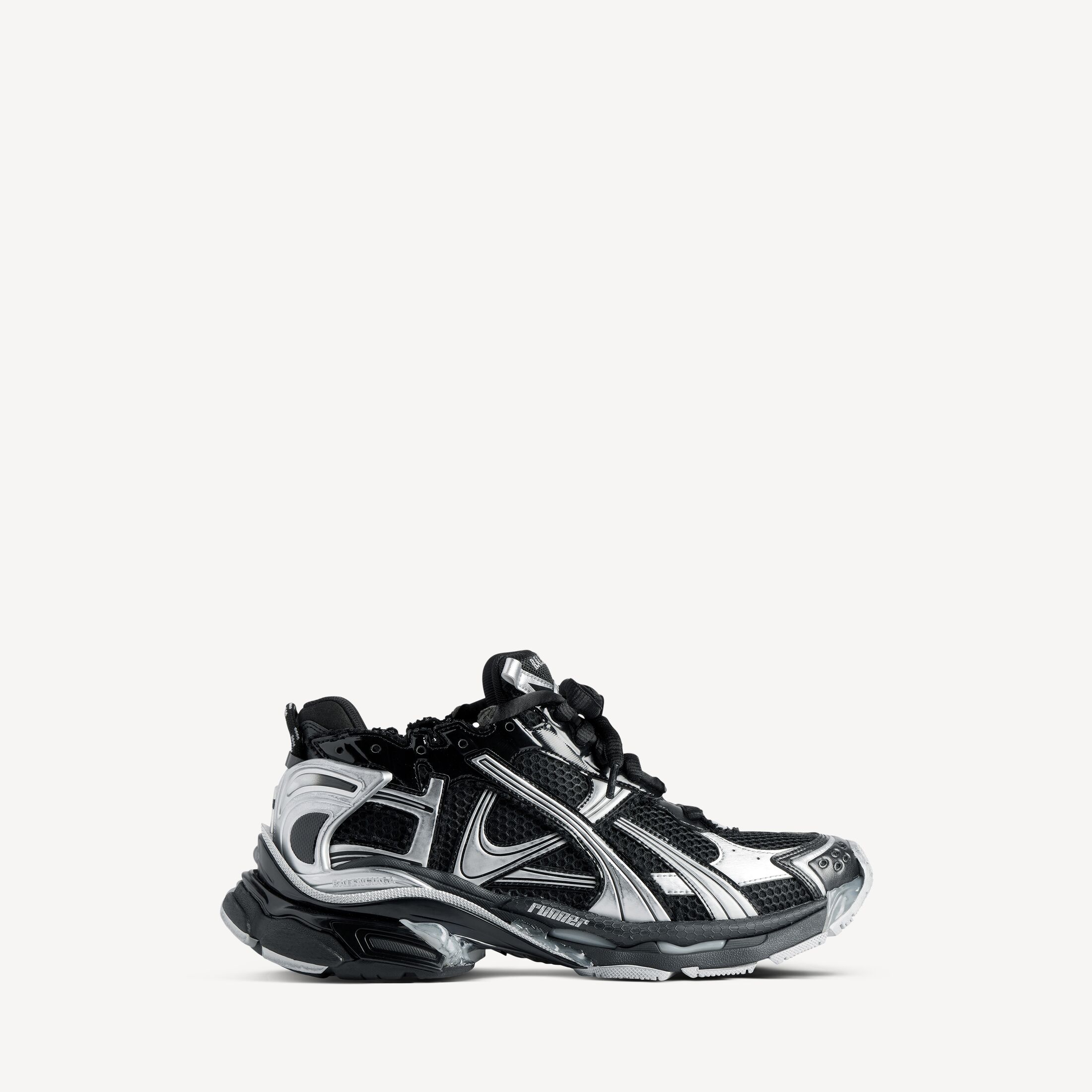 MEN'S RUNNER SNEAKER IN BLACK/SILVER Runner Sneaker in black and silver mesh, polyurethane and polyester