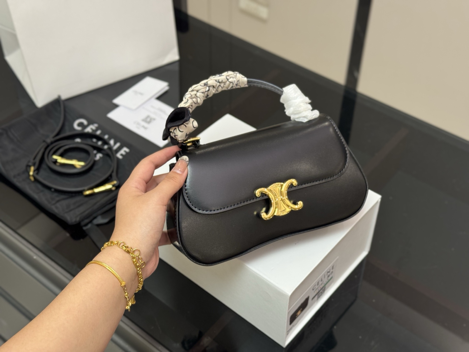Celine Arc de Triomphe Shoulder Bag - cnluxepick