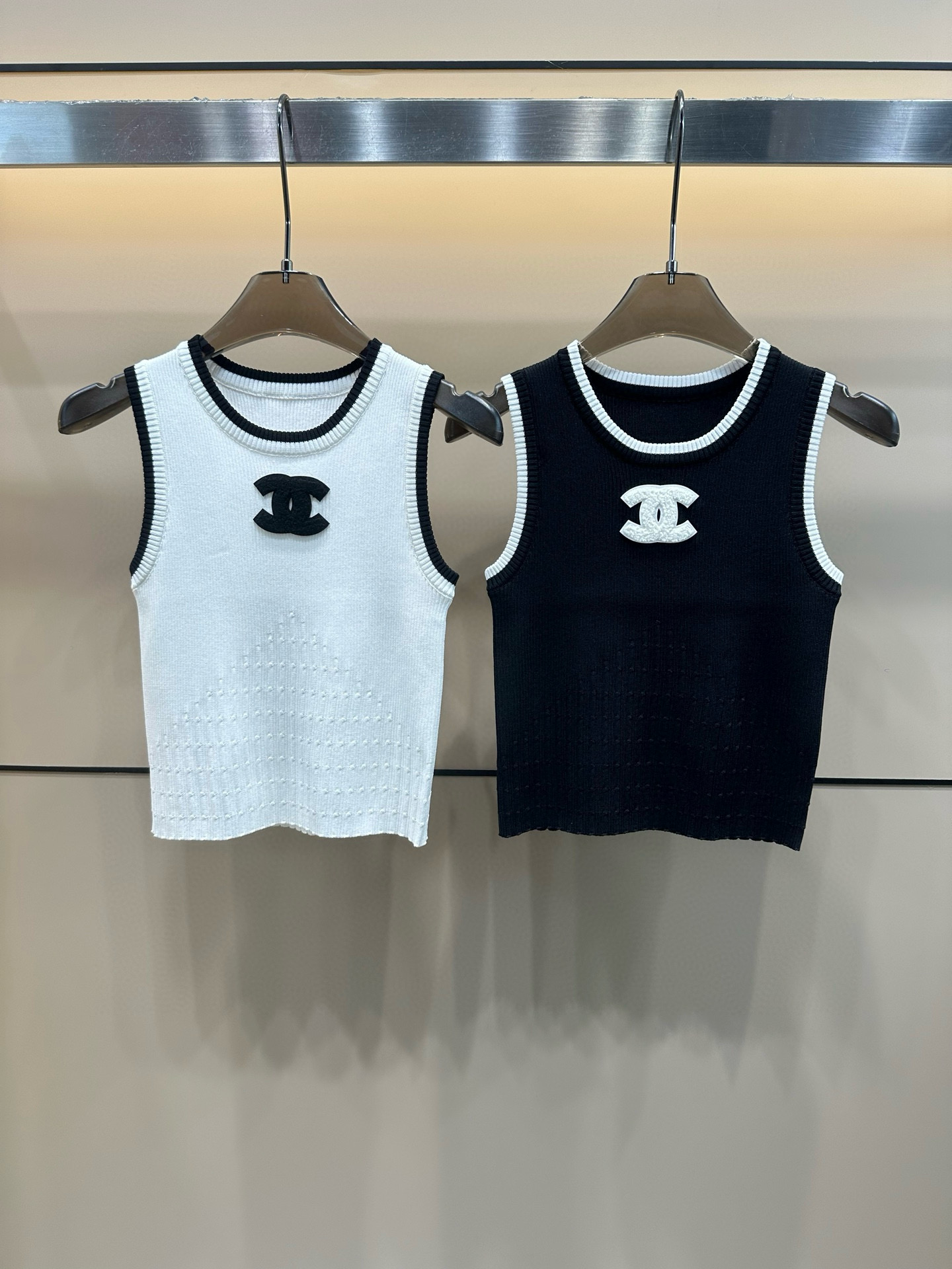 Chanel 3D Double C Knitted Vest - cnluxepick
