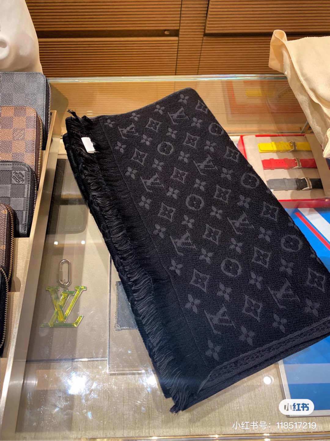 Louis Vuitton Monogram Classic Black Scarf For Women 180cm