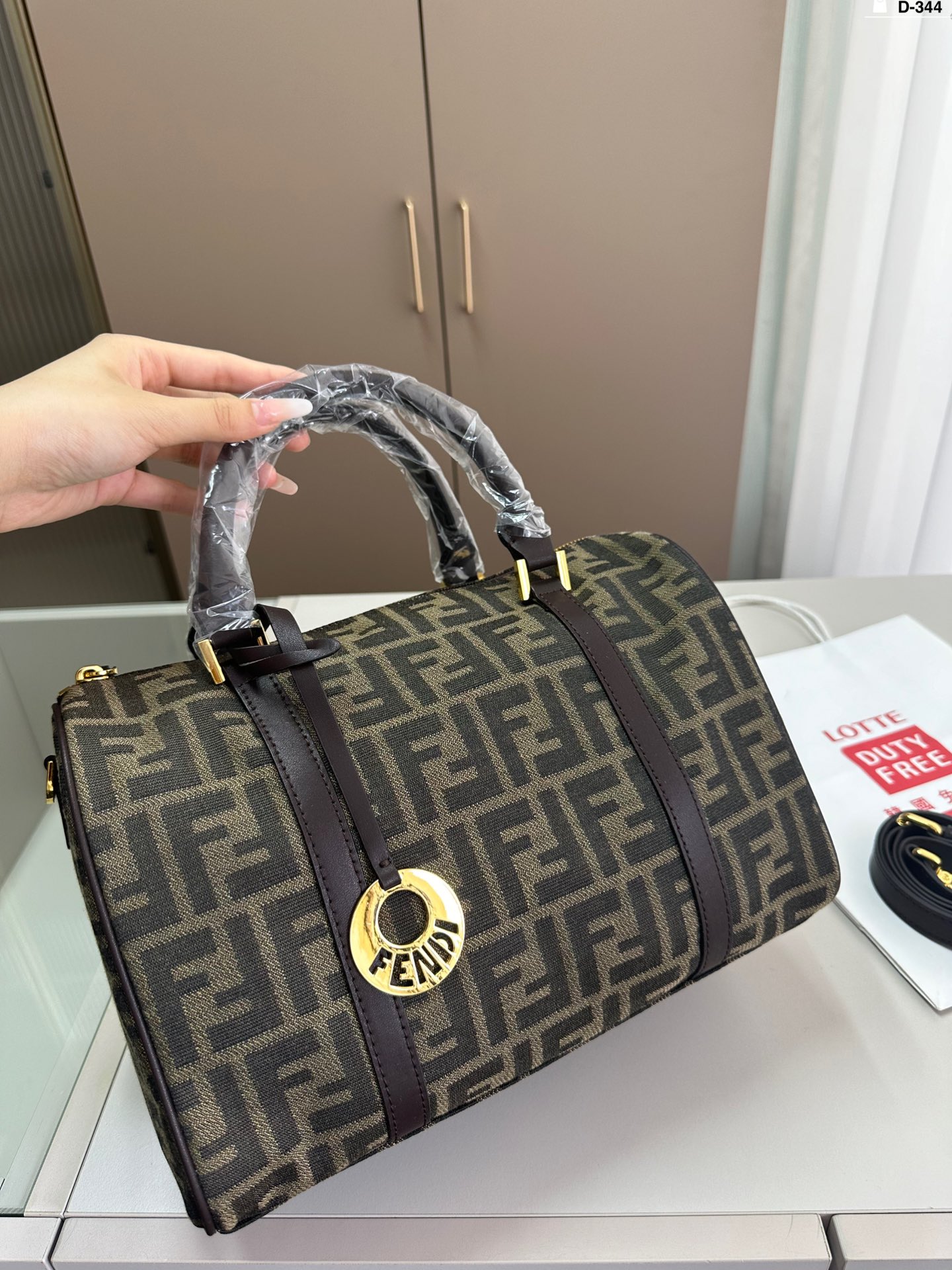 Fendi classic pillow bag - cnluxepick