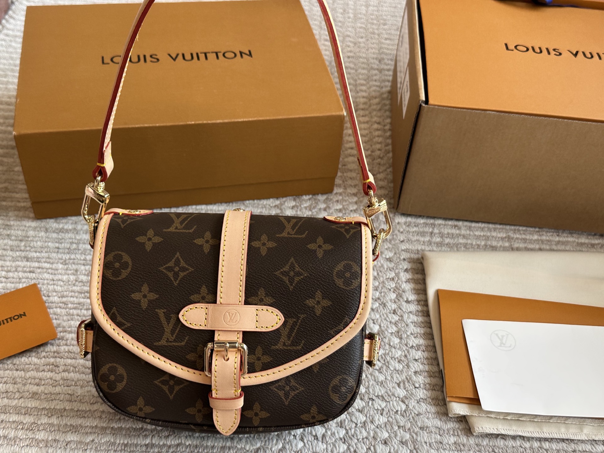 New LV Small Saddle Bag - cnluxepick