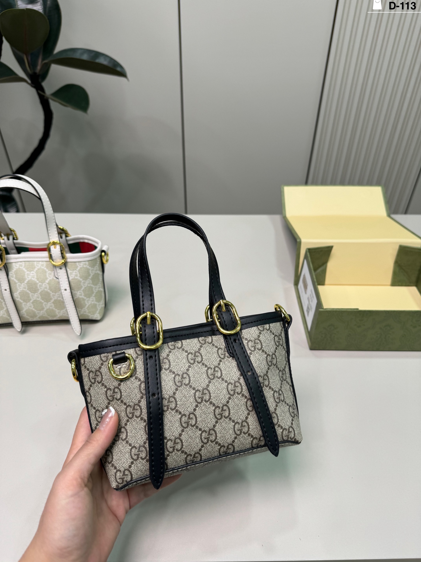Gucci mini tote bag - cnluxepick