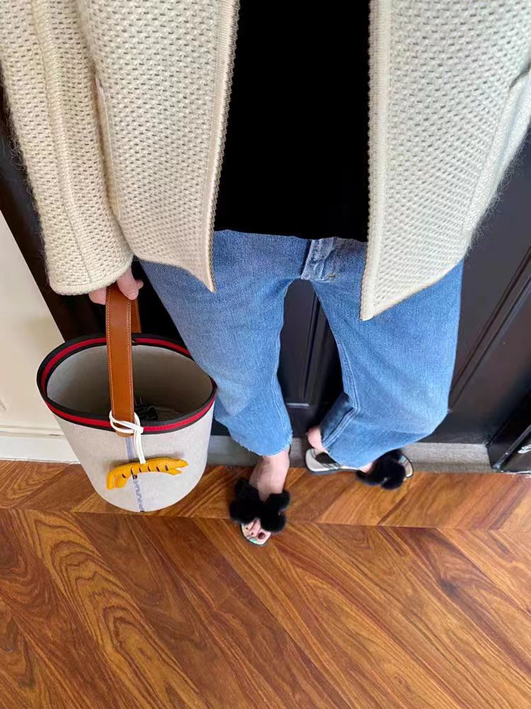DC062 - Home H basket / Calfskin outer stitching, wheat-colored storage basket, dirty clothes basket, portable water bucket bag
