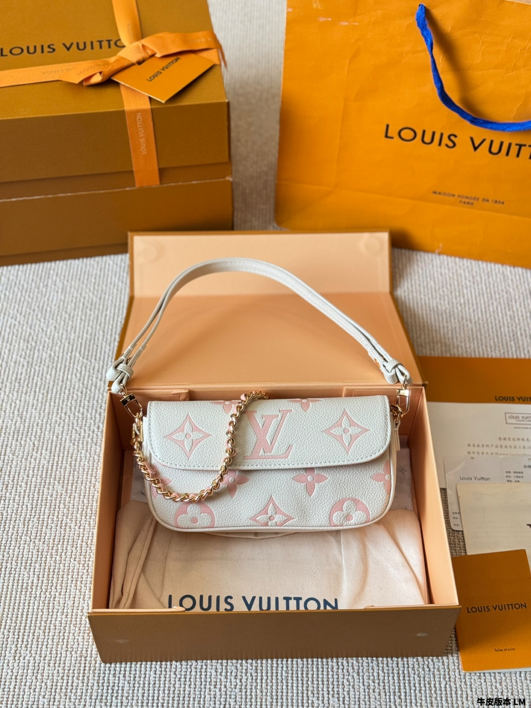 LV new horizontal armpit shoulder bag - cnluxepick