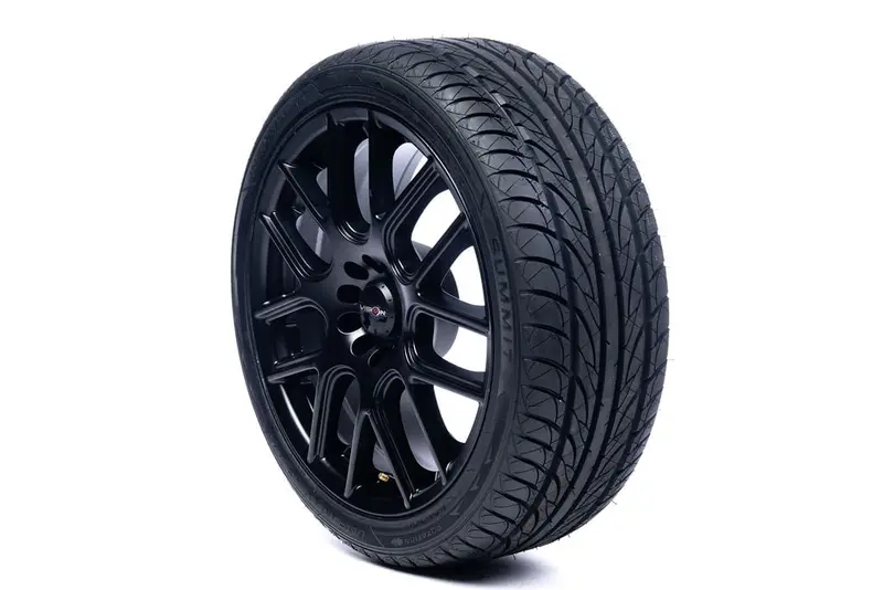 Summit UltramaX HP All-Season Tire – 235/40R18 95W
