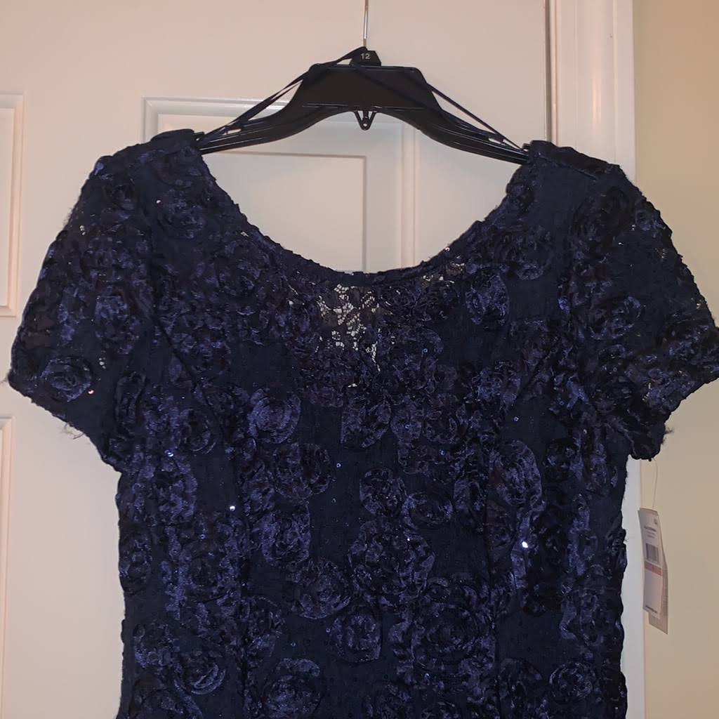 Alex Evenings Rosette A-Line Gown - 12 / Navy