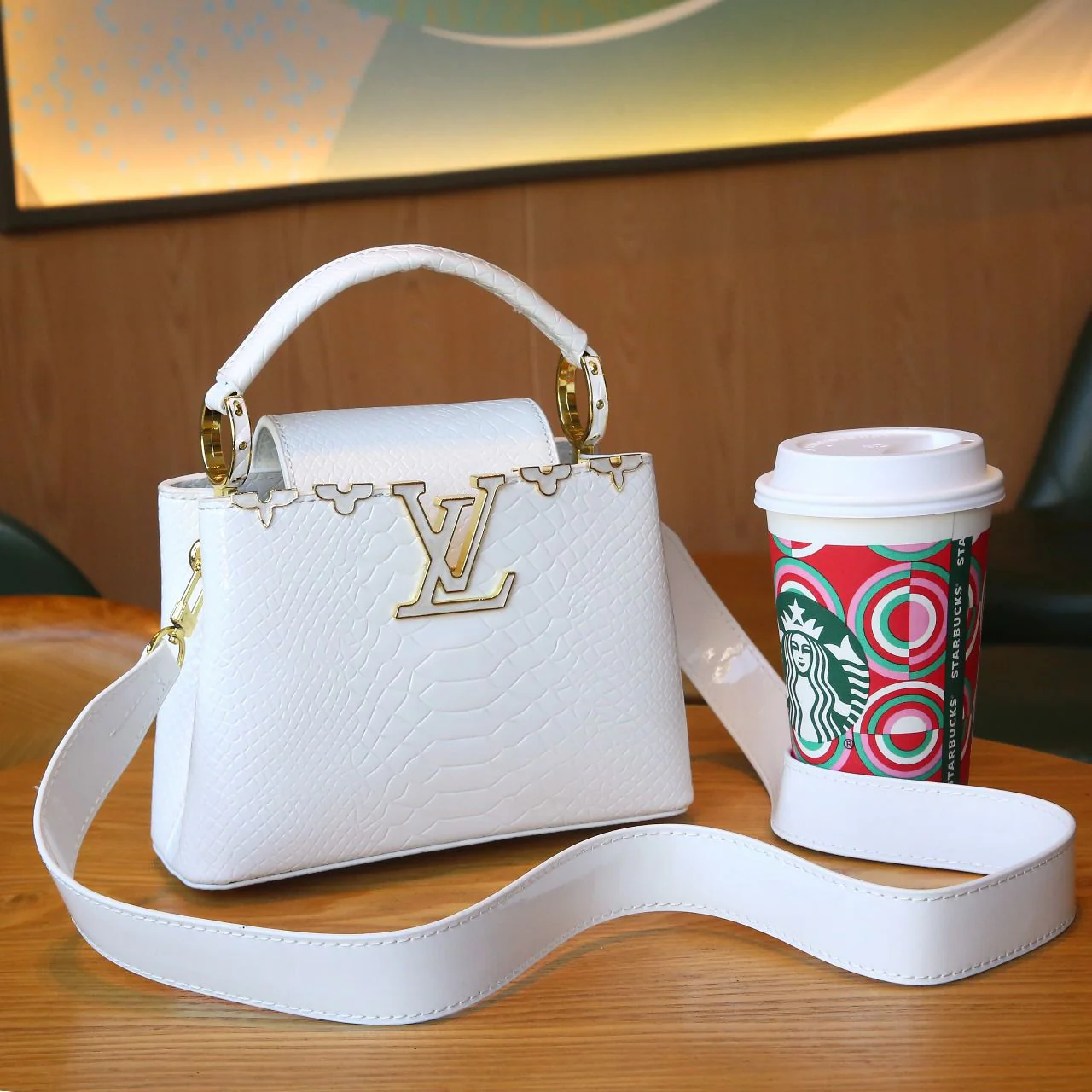 Louis Vuitton Bag | Ćapucines Taurillon White