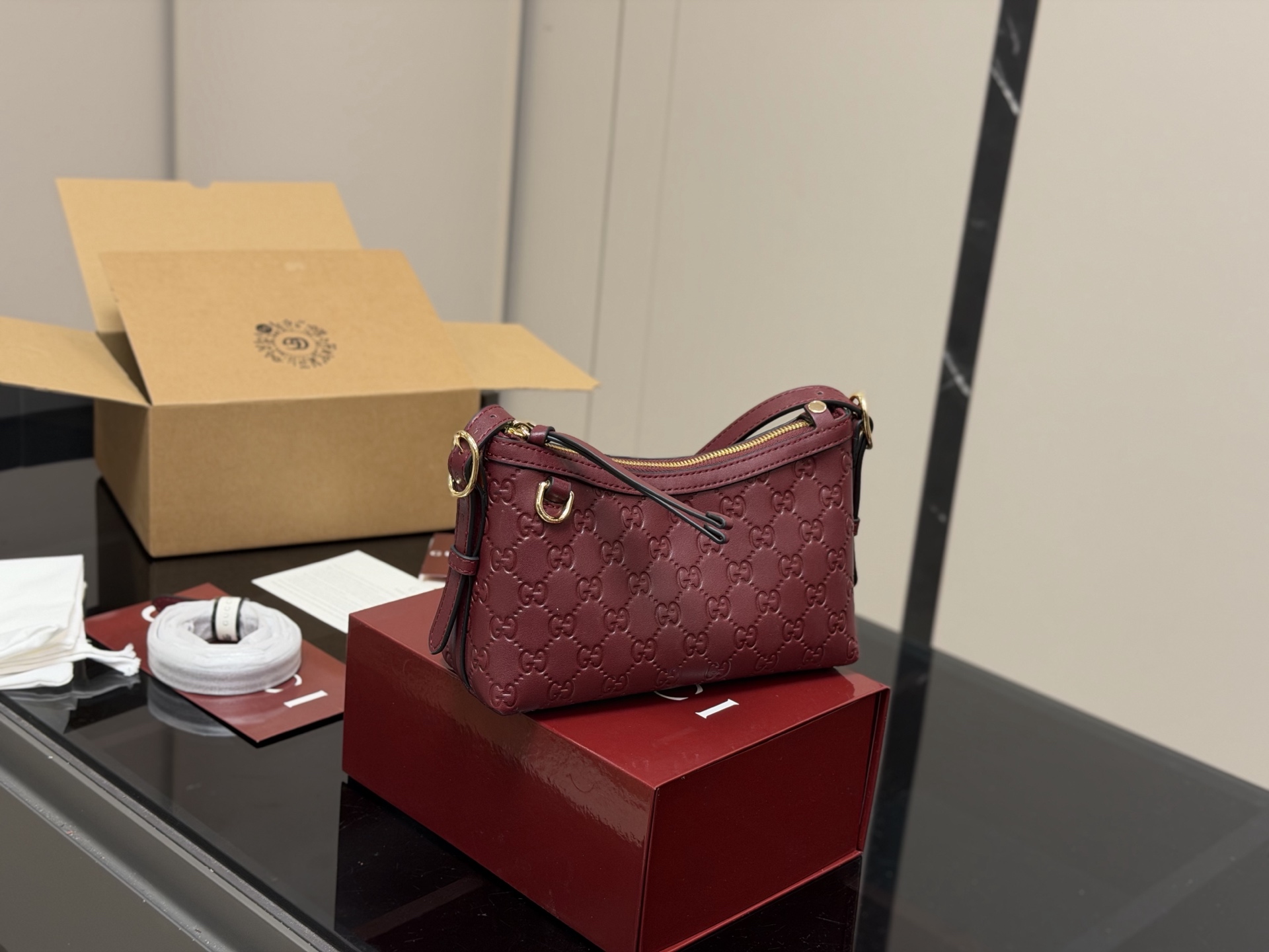 Gucci monogram underarm bag - cnluxepick