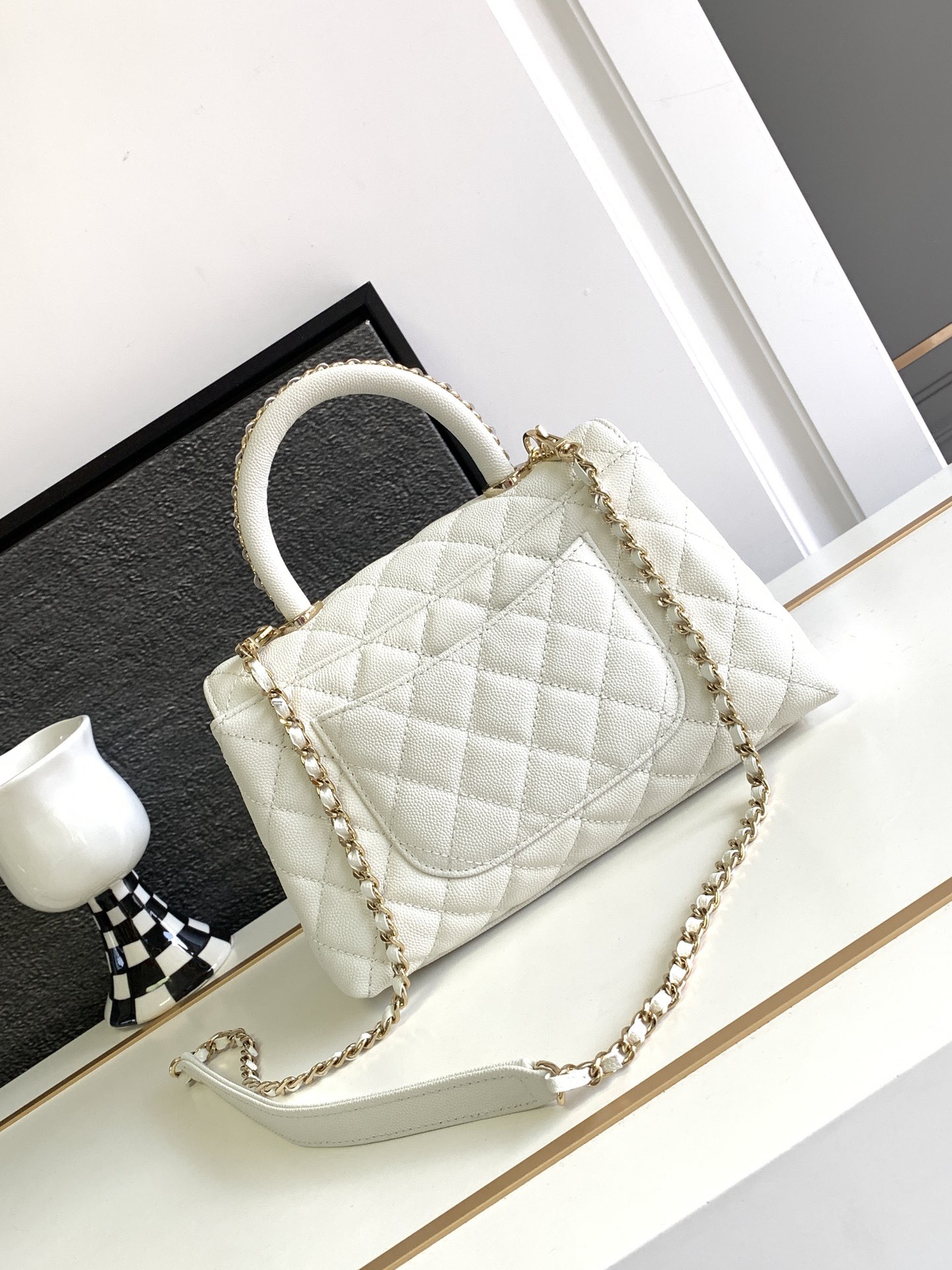 Chanel cocohandle Classic white 23cm
