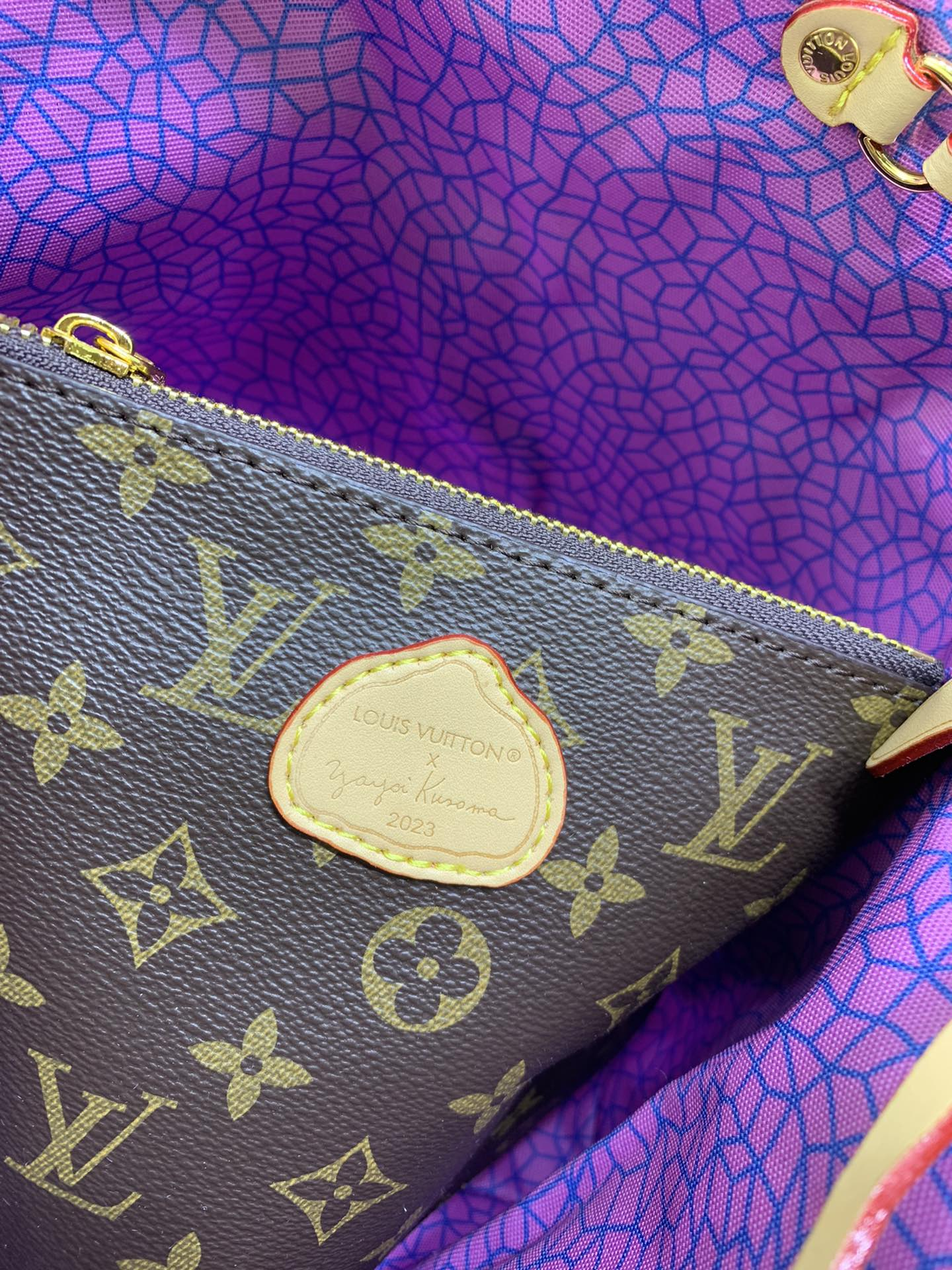 Louis Vuitton X Yayoi Kusam Neonoe Mm 26Cm M46473