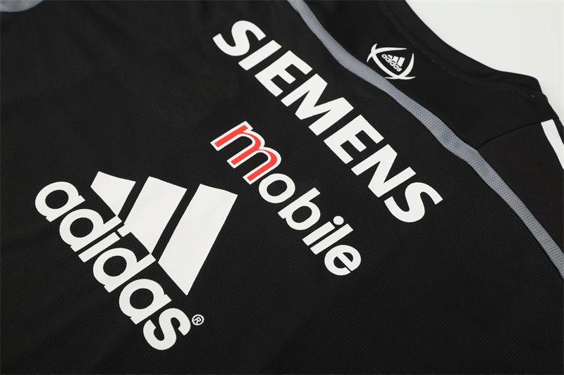 2004/05 Real Madrid Retro Short Sleeves Training Jersey - Black 5