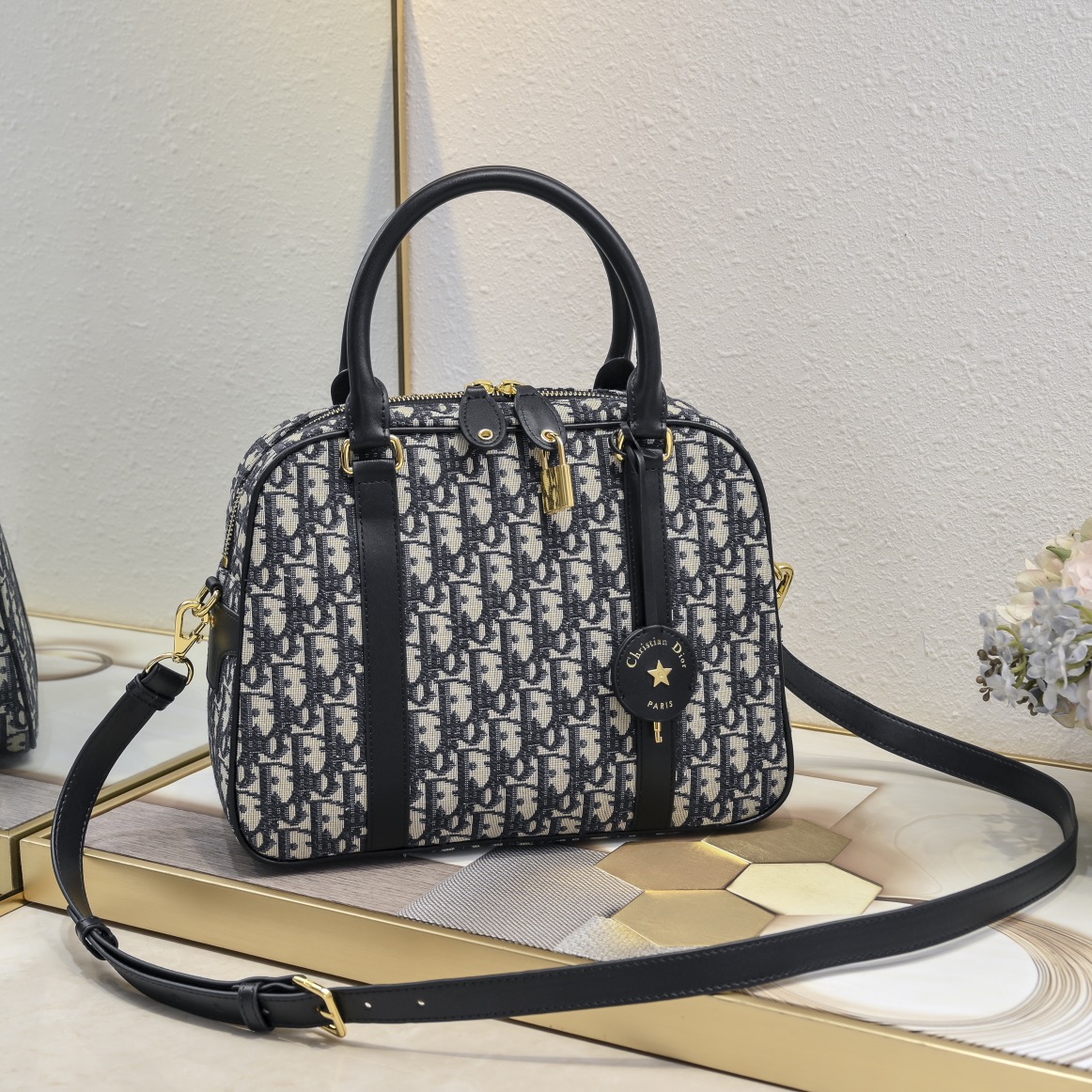 Dior D-Vibe Oblique handbag - cnluxepick