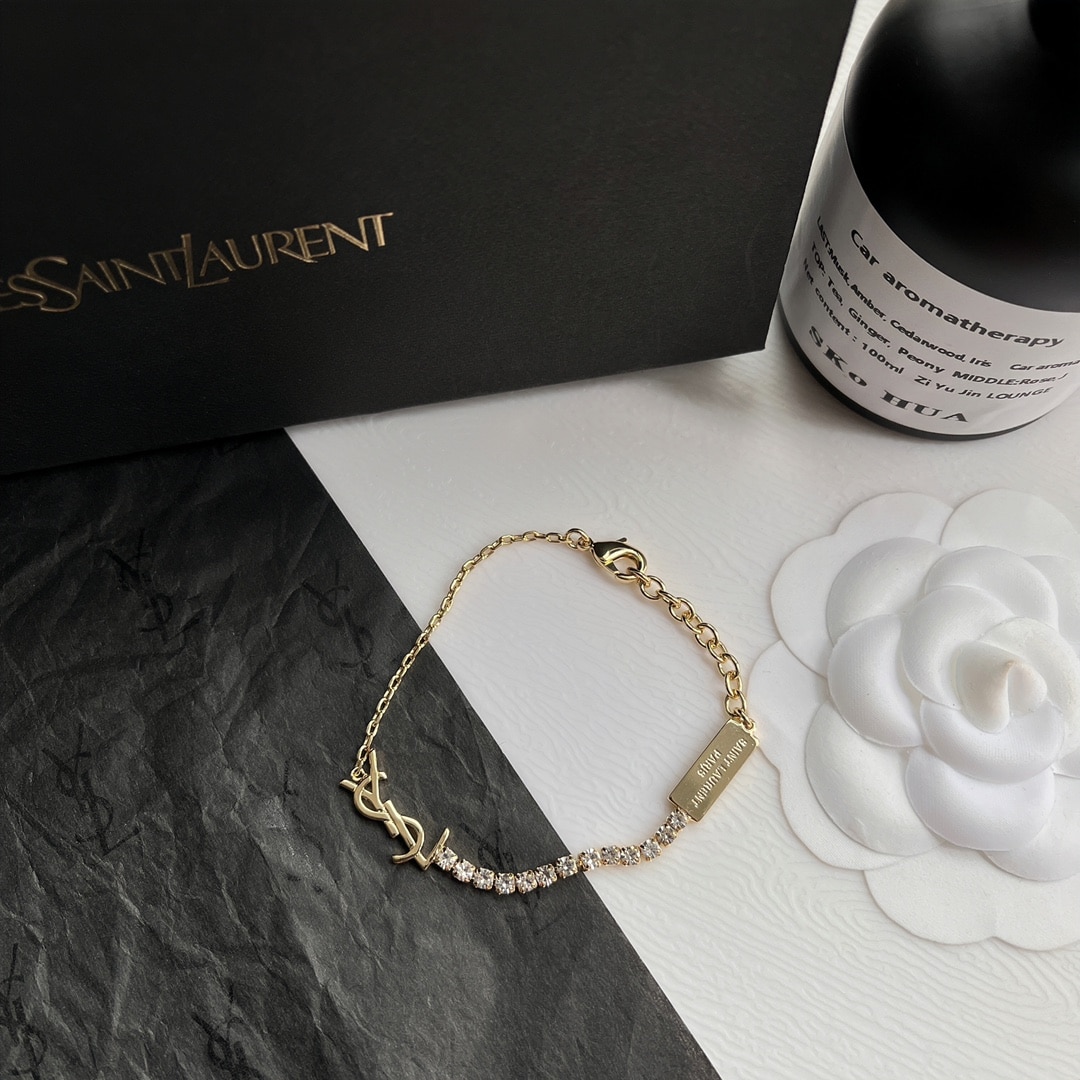 Saint Laurent Cassandre Charm Bracelet Gold 712345Y15268066