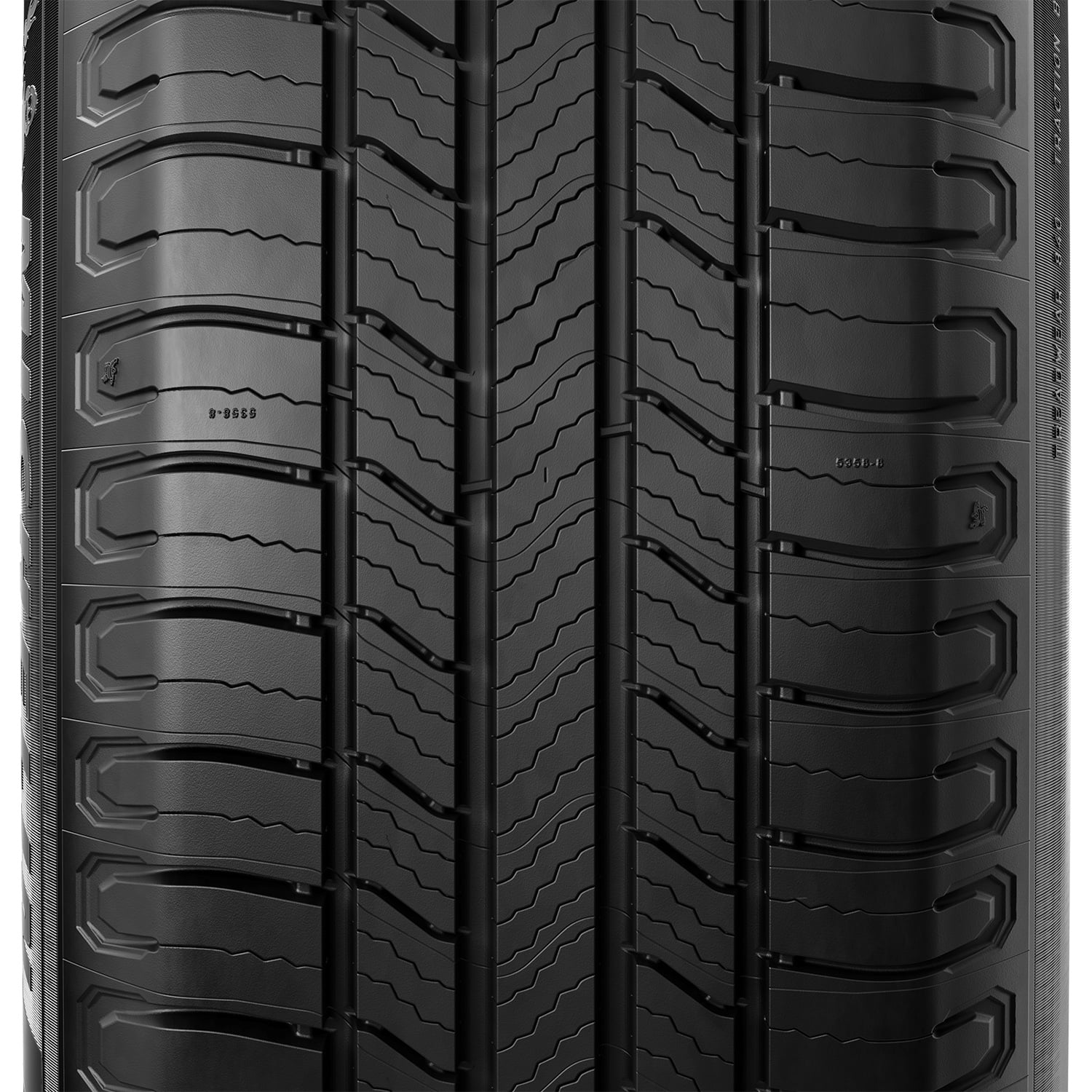 Full season 235/55R20 102H bus tyres