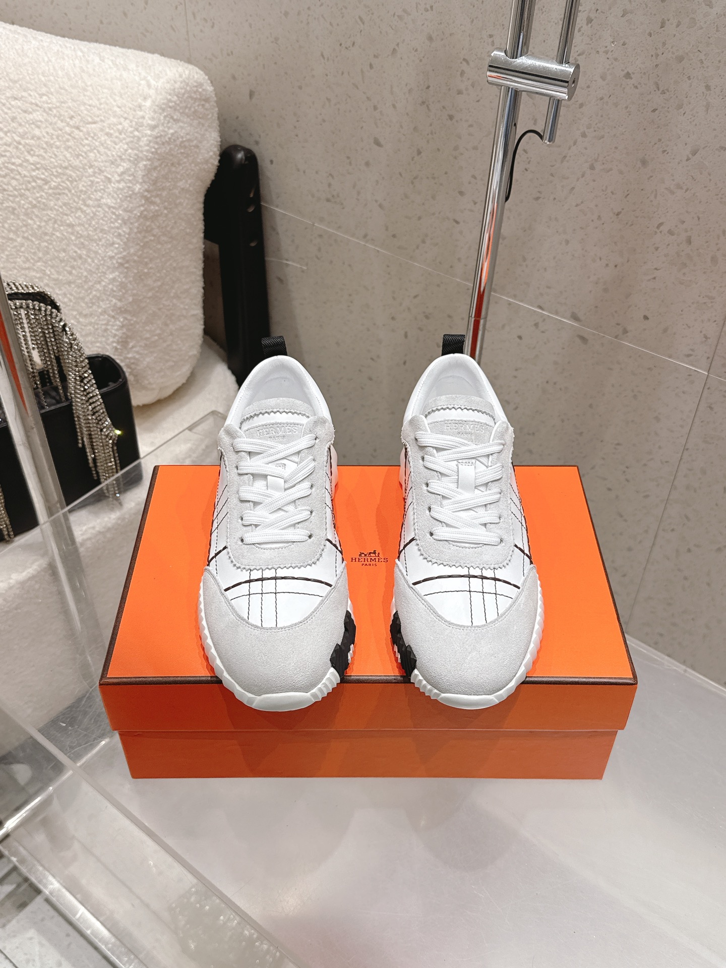 エルメス メンズ スニーカー コピー Hermès 新作 シンプル牛革軽くて快適通気性抜群！カジュアルシューズ