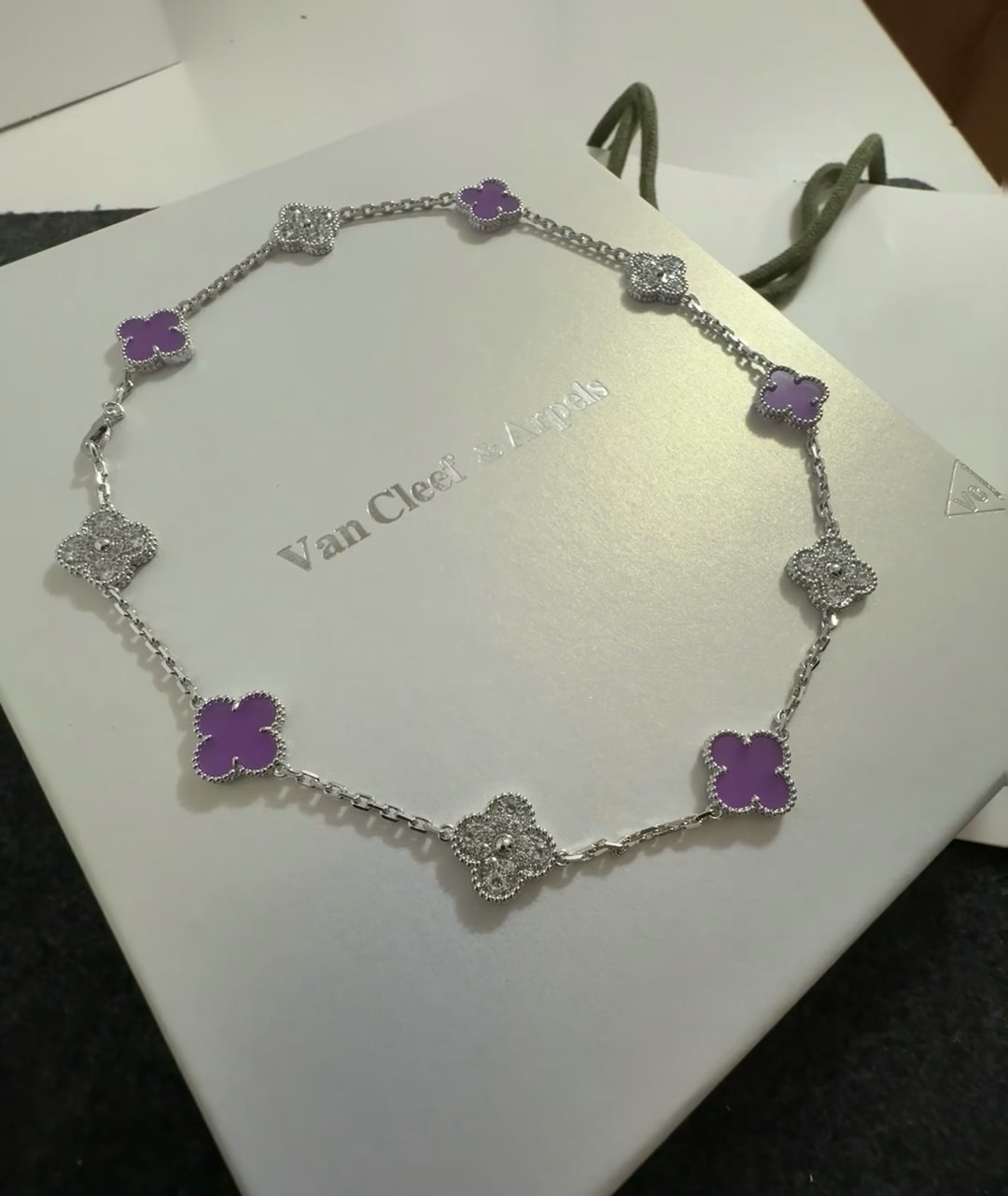 Van Cleef & Arpels white gold 10 flower purple chalcedony diamond necklace - cnluxepick