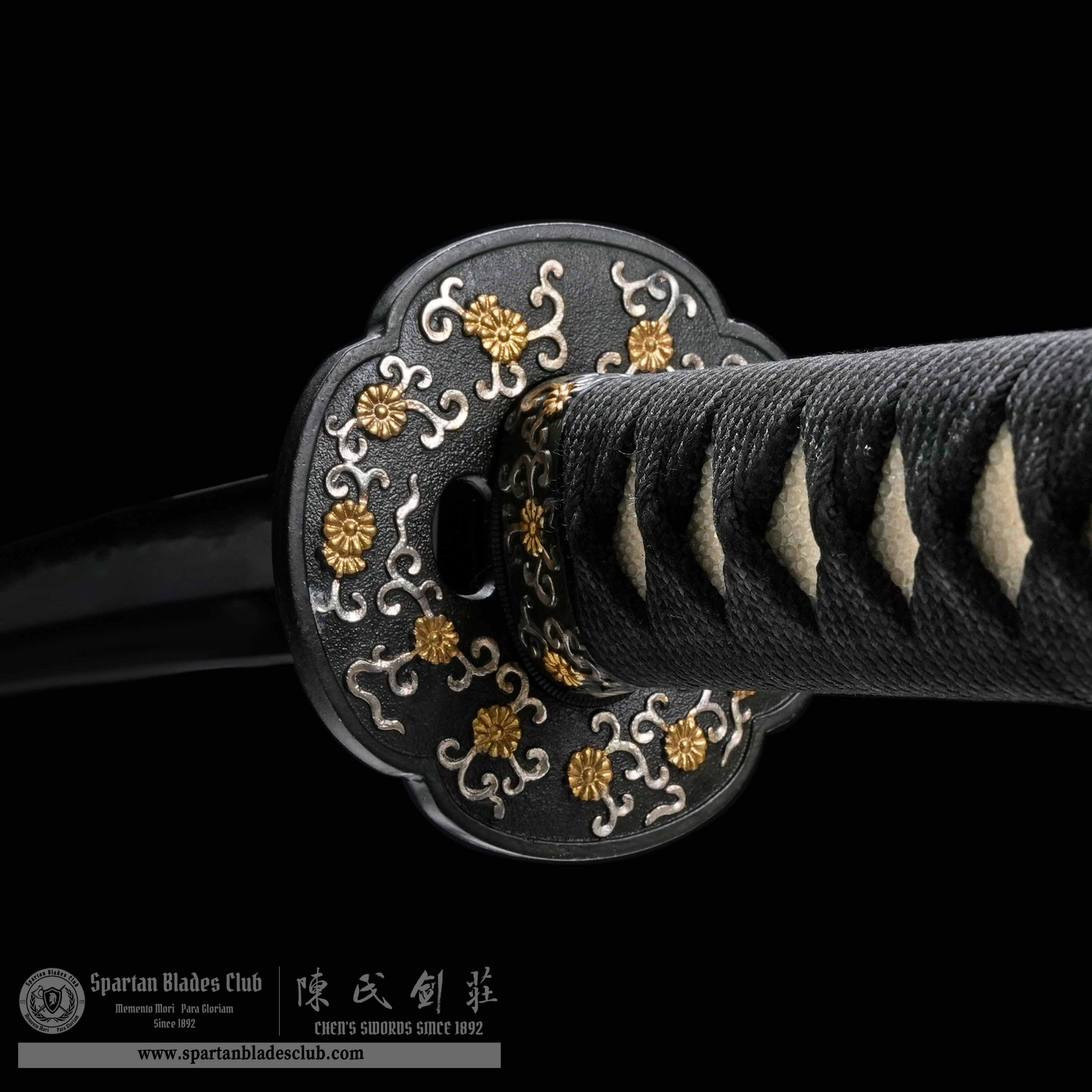 HY160 | Kinkin Kaibu | Katana | Honsanmai structure blade | T10 steel | Damascus steel | Clay-tempered | Real Hamon | Black&White | Flower | Ray-skin | Battle-Ready | Full-tang | Spartan Blades Club | CHEN'S SWORDS 1892 - Spartan Blades Club - 陳氏劍莊1892