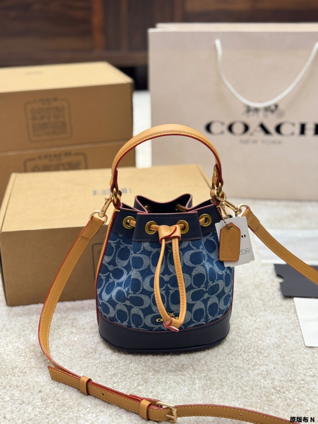 Coach Bucket Bag Retro Texture Fashionable and Playful - cnluxepick