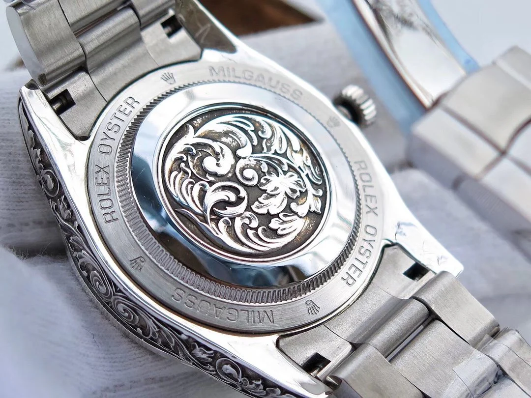 MILGAUSS 40 HAND ENGRAVED CASE BLACK DIAL