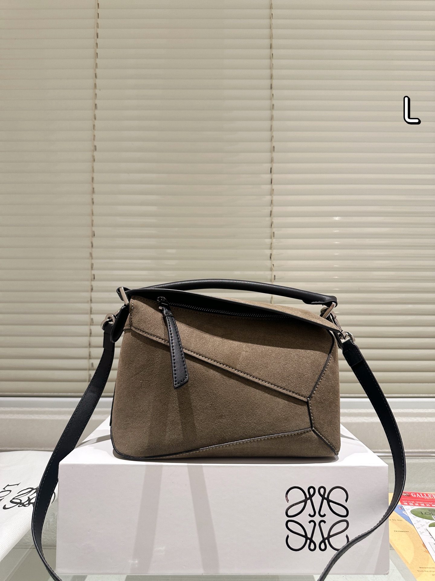 Loewe's stylish and minimalist geometric bag - cnluxepick