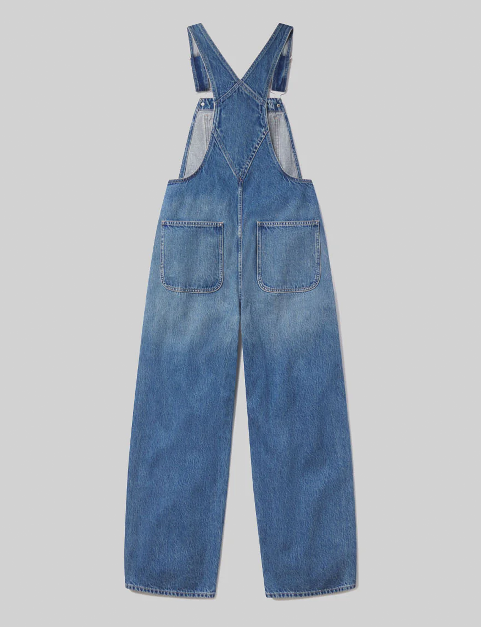Freya Overall, Arta