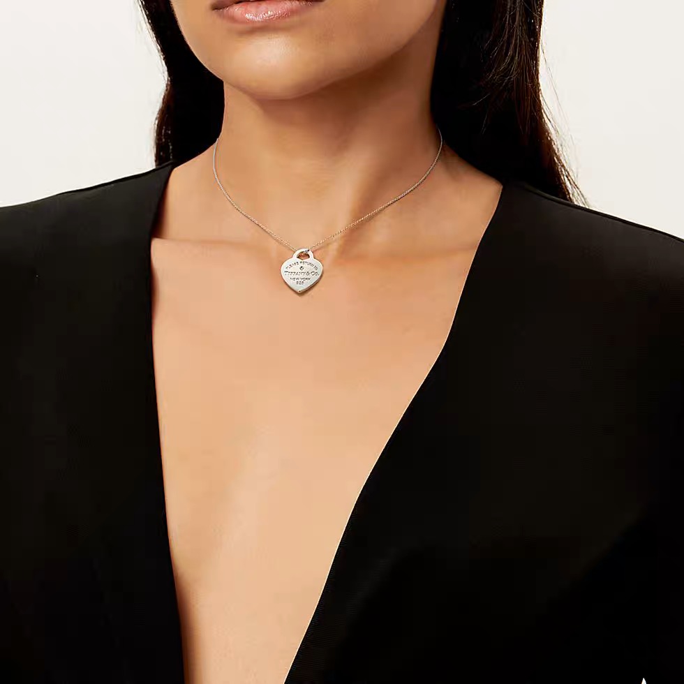 Tiffany necklace stars have the same trendy fashion essentials the same style for men and women trendy and versatile - cnluxepick