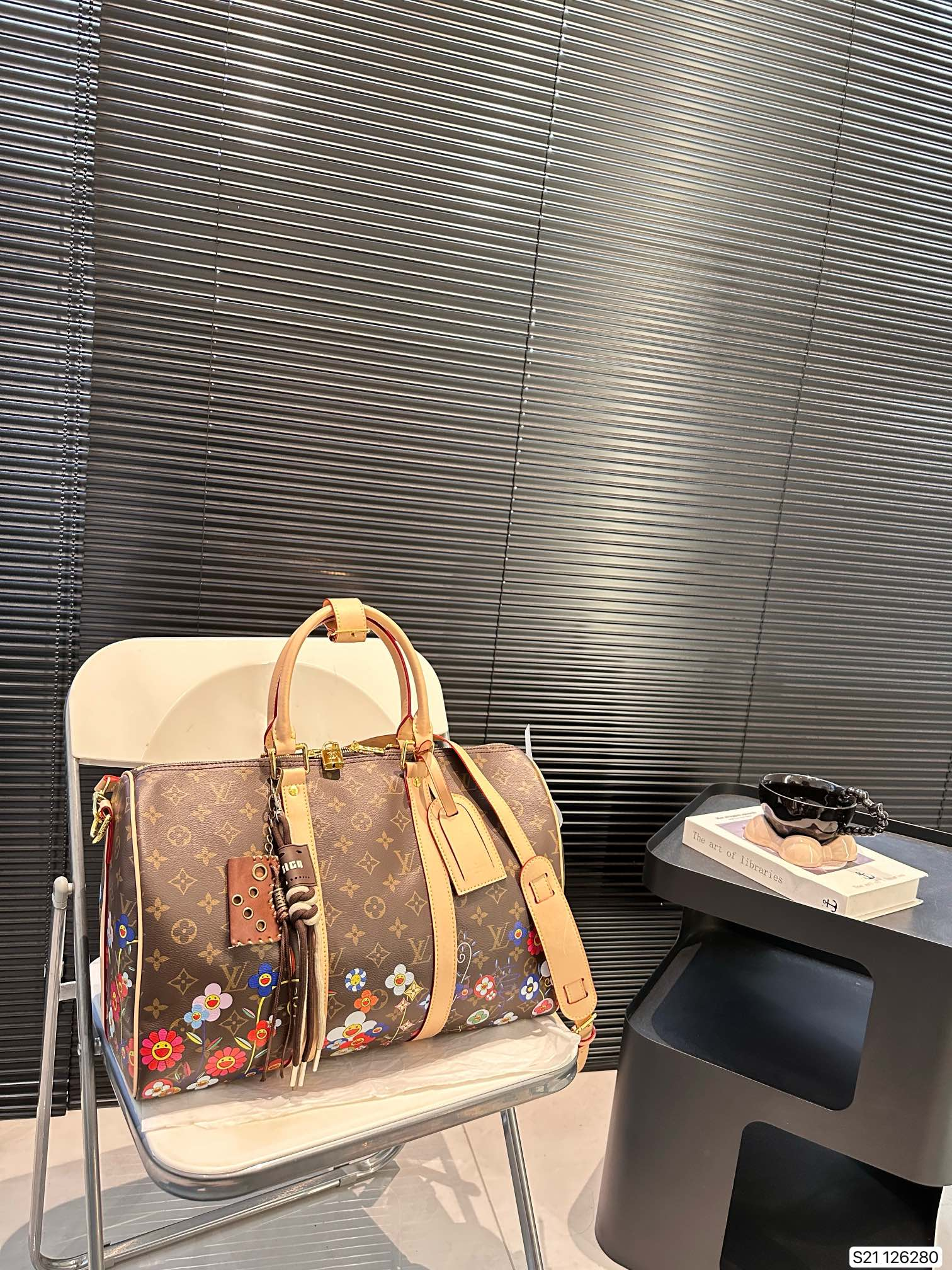 LV travel bag - cnluxepick