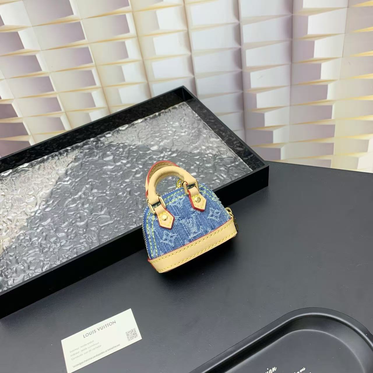 LV mini bag pendant - cnluxepick