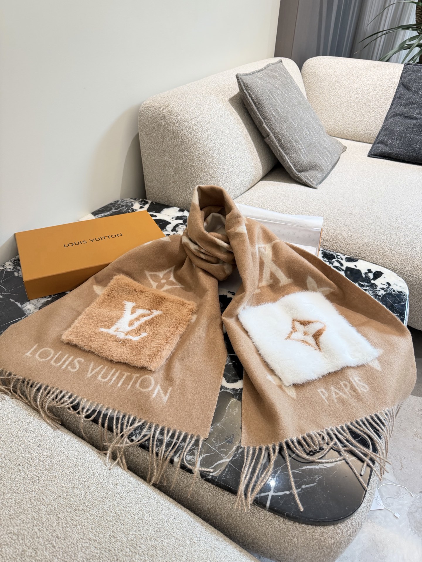 LV Cashmere Scarf - cnluxepick